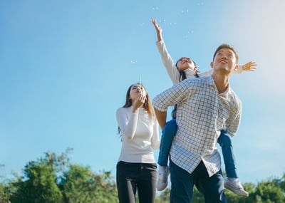 Family-Blowing-Bubbles