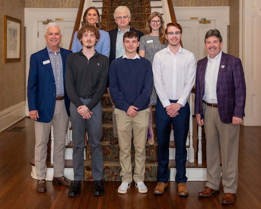 Bank Independent Honors Recipients of UNA’s Mauldin Scholarship